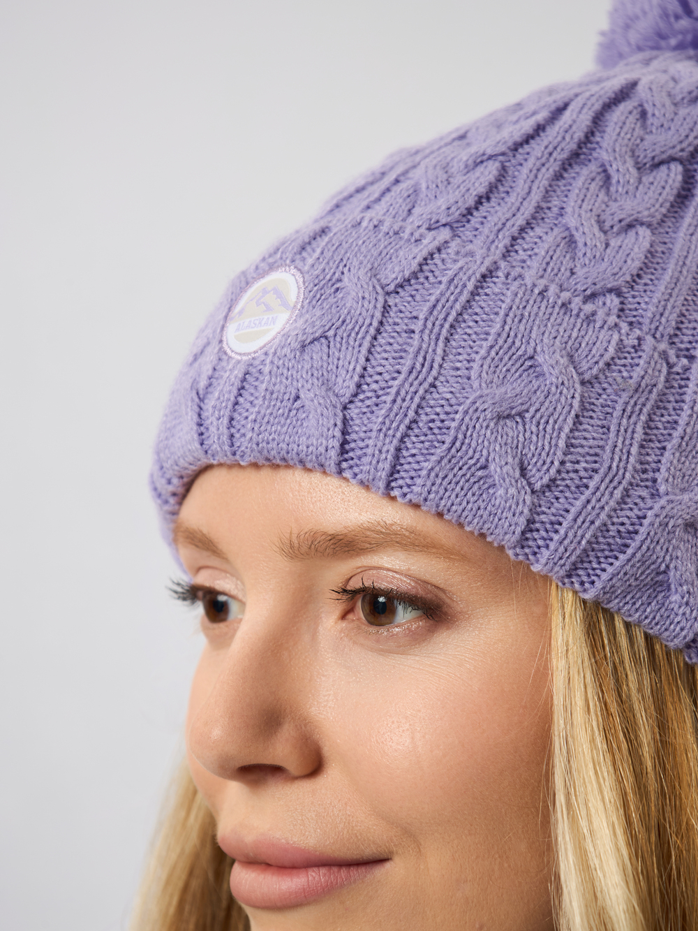 Шапка женская Alaskan Knitted